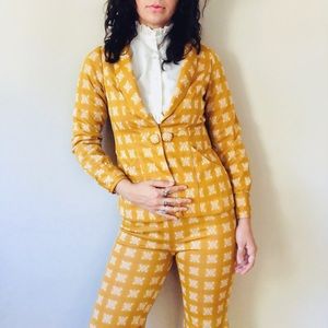 vintage 1970’s matching bellbottom pant suit set